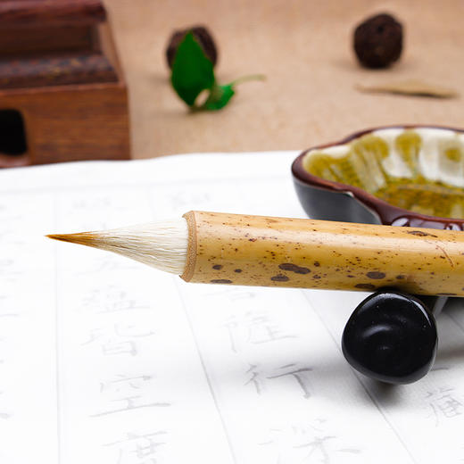 【雀屏鸡距笔】，蓄墨力强，弹性强，腰力极佳，古法毛笔，写二十个字不用添墨，小可写2公分左右的字，大可写6公分左右的字，跨度大，适合书写字体：中楷，小行楷，瘦金体，国画 商品图5