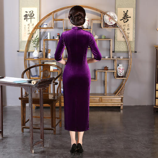 WXG-SR-220大码短款丝绒绣花礼仪中袖旗袍连衣裙 商品图4