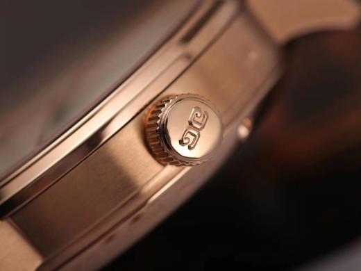 V9格拉苏蒂原创议员1-36-04款原装开模副本，突破了市场版本日历无法双跳的BUG，3D打印开模立体月相盘（非平面），同步原装尺寸40mm*12mm，配件均可通用原装，白面珍珠白颗粒感十足。入手理由 商品图4