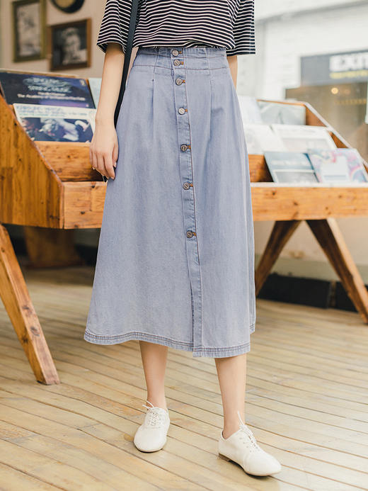 茵曼半身裙女夏2020新款中腰纯棉宽松休闲百搭排扣a字牛仔中长裙