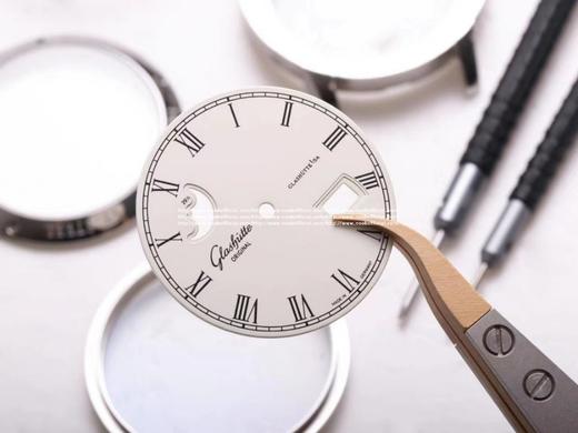 V9格拉苏蒂原创议员1-36-04款，双跳大日历，同步原装尺寸40mm*12mm，配件均通用原装，男士腕表，皮表带，自动机械机芯，透底。 商品图12