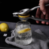 【家用电器】不锈钢柠檬压汁器便携式手动榨汁机 商品缩略图0