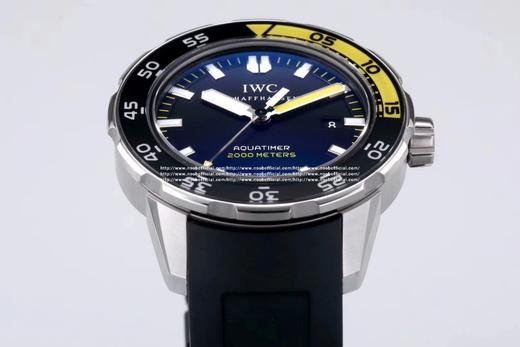 万国iwc海洋时计 IW356802 44MM “小50寻“超强夜光腕表1: 所有的指针形状，以及指针夜光颜色，几乎是做到了一致2: 表盘为黑色磨砂工艺，表盘字体印刷以及立体感一致。3: 日历字体完 商品图4