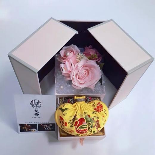 楚香非遗芳华汉绣香囊礼盒 商品图3