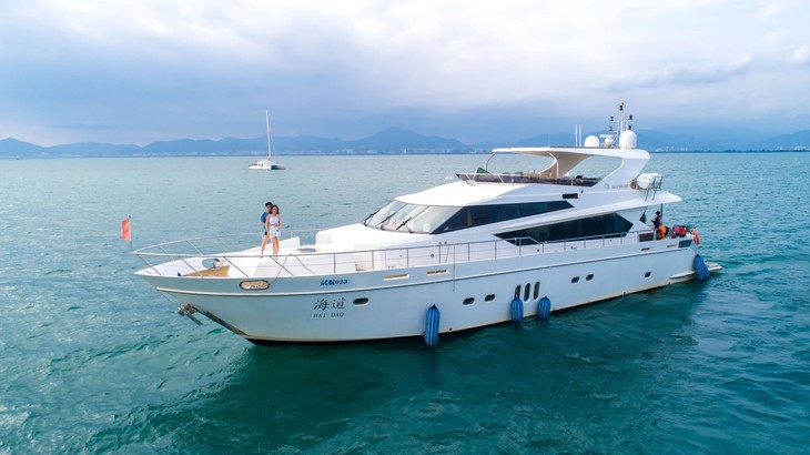 贵宾专属9月21日下午3点3小时十人游艇接送bw