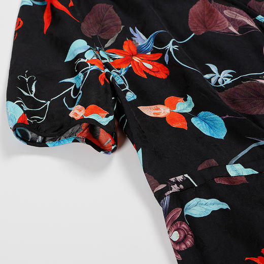 METTE2020夏季新品女士中长款V领连衣裙时尚植物印花抽褶不对称裙 商品图3