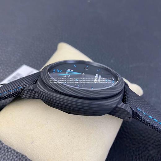 沛纳海pam1661 锻造炭纤维表款 vs厂出➕开模机P9010 机芯 诊表基于正品original原版开模的super copy版本 还原度是相当的高 表带纯手工编织车线 质感方面也是无可挑剔的❕❕ 商品图3