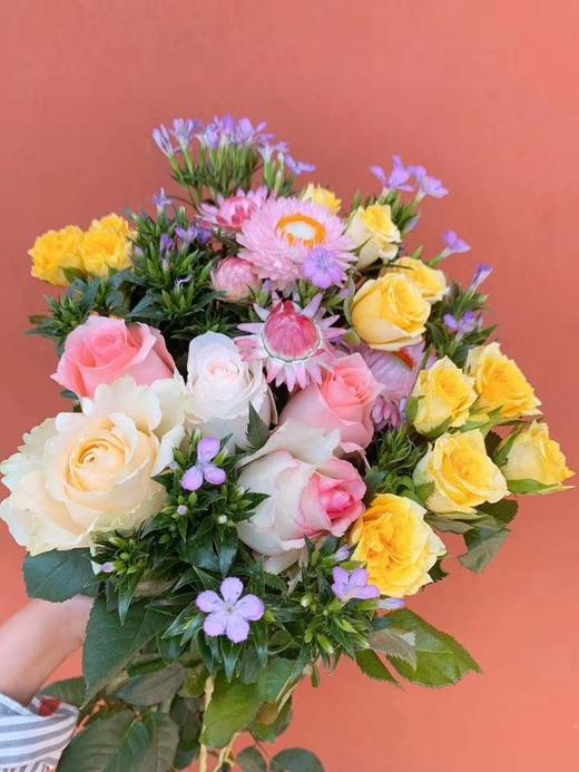 【读本鲜花】青梅竹马-36元花束(包邮到家)