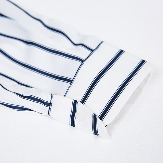 71774欧丝璐衬衫女长袖2020春夏装宽松气质ol短款白色条纹衬衣