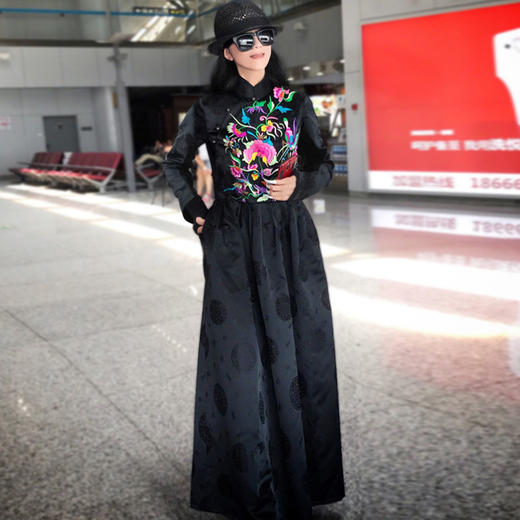 云南映象系列——朱仙刺绣廓形连衣裙 | 杨丽萍老师经典款 | 24小时现货发 商品图0