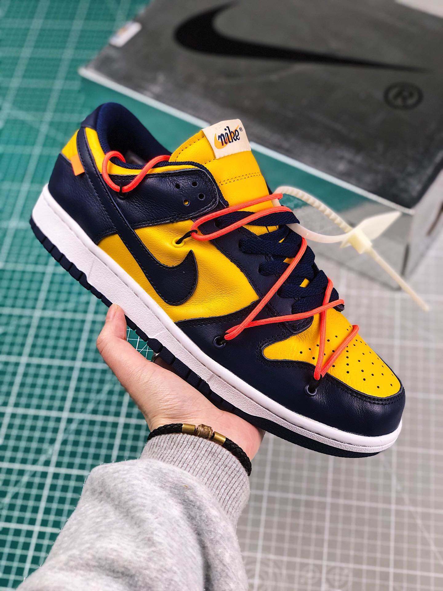 Off-White x Futura x Nike  Dunk OW联名 CT0856-100