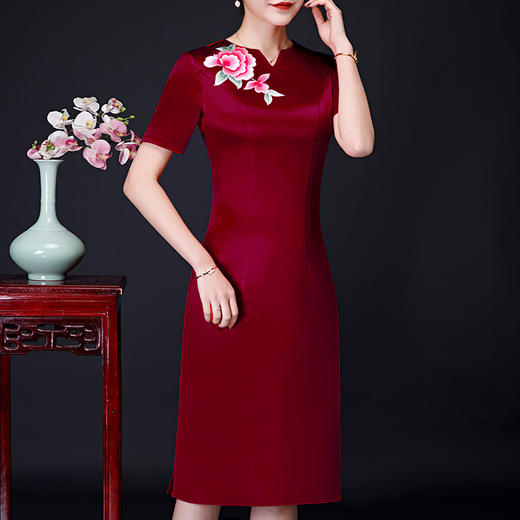 夏季中长款v领修身刺绣改良旗袍yf1914