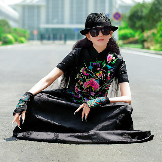 云南映象系列——朱仙刺绣廓形连衣裙 | 杨丽萍老师经典款 | 24小时现货发 商品图2