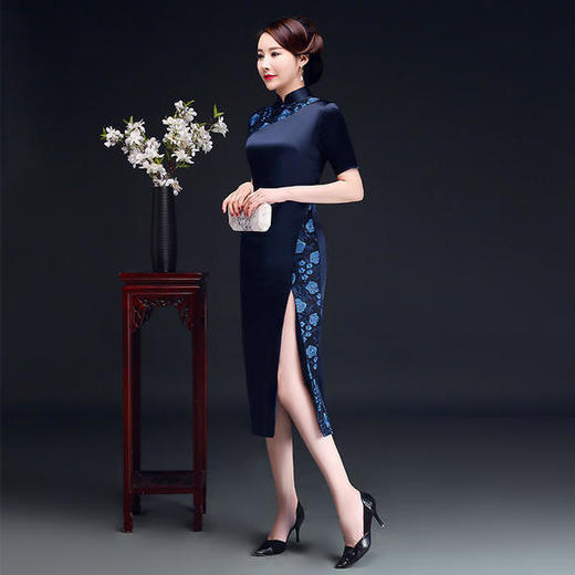 LHS-2002新款复古气质蕾丝拼接醋酸改良旗袍 商品图1