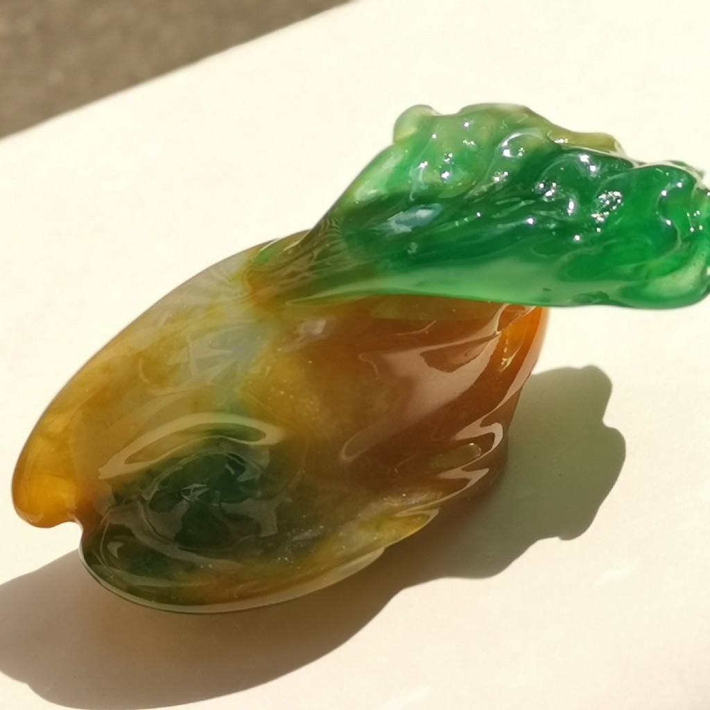 收藏级老坑黄加绿翡翠挂件