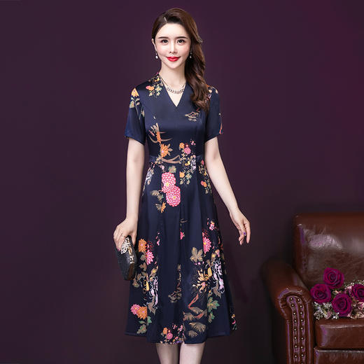 LFJR-8337实拍夏新款 阔太太气质印花重磅仿真丝V领连衣裙 商品图0