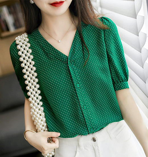 QCJZ-美到哭的森林绿波点上衣 要多迷人有多迷人 商品图0