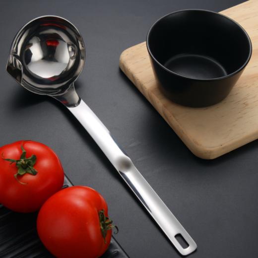 【汤勺】。304不锈钢火锅勺 汤勺漏勺 隔油勺烹饪勺子隔渣勺两用勺 商品图0
