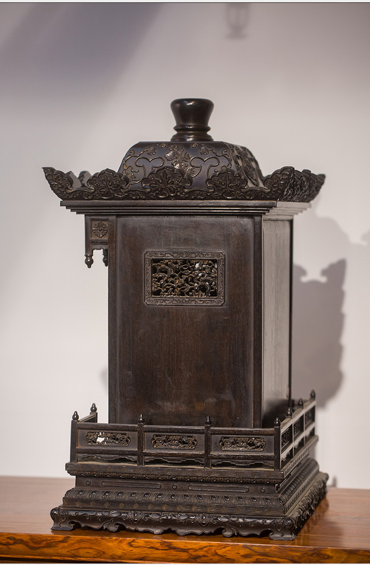 紫檀须弥座毗卢顶佛龛