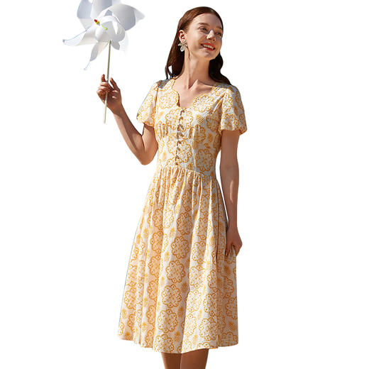 欧芮儿短袖连衣裙肌理绣花 商品图3