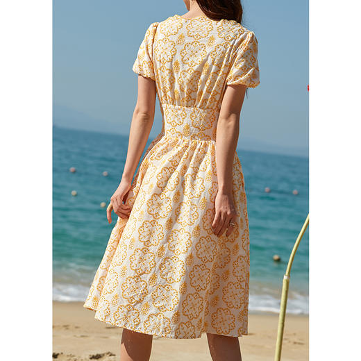 欧芮儿短袖连衣裙肌理绣花 商品图2