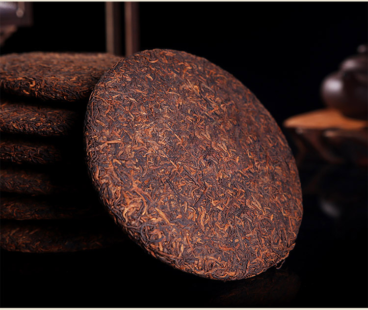 185     好茶不贵●景迈金芽●30元●357克●基础口粮茶●汤色明亮透红，呈酒红色。入口滋味醇厚，厚重感非常强烈，口感顺滑柔和。喜欢熟茶的朋友不要错过。