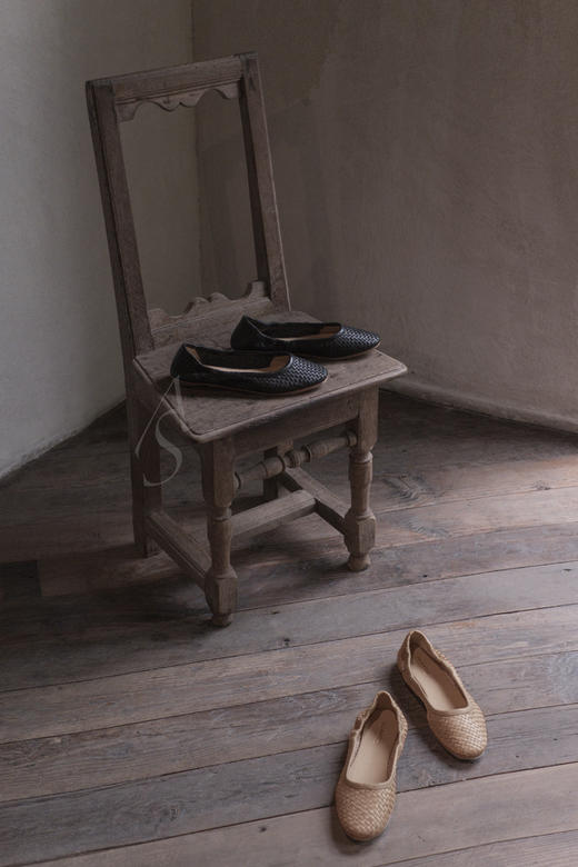 Dragon Kameo 黑色/浅驼色编织平底鞋 商品图5