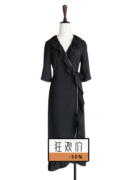 【狂欢价】TYNVIE 黑色雪纺荷叶边裹身连衣裙 商品图0