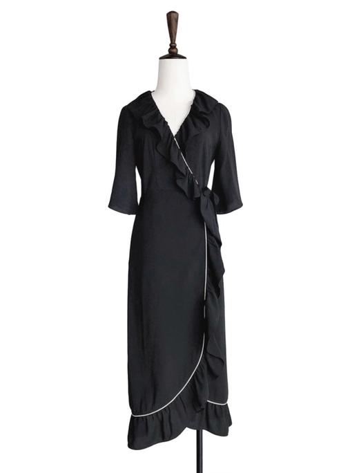 【狂欢价】TYNVIE 黑色雪纺荷叶边裹身连衣裙 商品图1