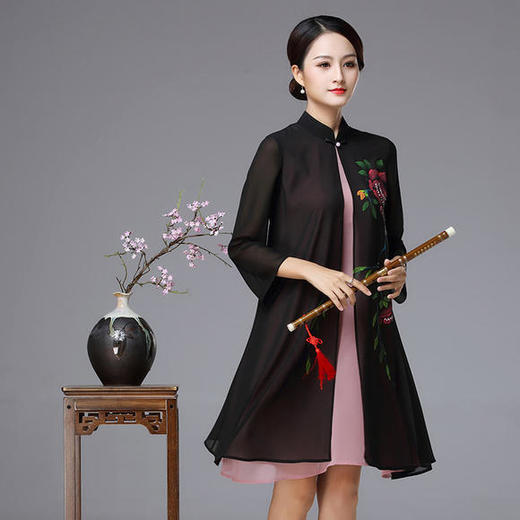 RYS-A19026新款原创设计手绘乔其纱改良旗袍裙 商品图2