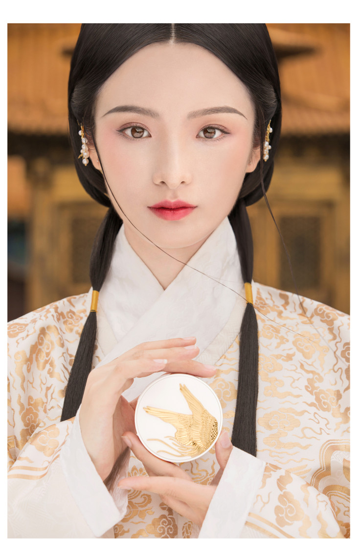 故宫联名彩妆有凤来仪气垫霜