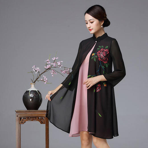 RYS-A19026新款原创设计手绘乔其纱改良旗袍裙 商品图3