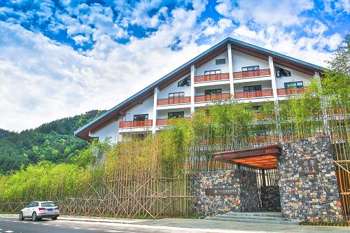 【秒杀9.3元】磐安云上花溪度假酒店（每个ID限拍一间+房券邮寄到付） 商品图0