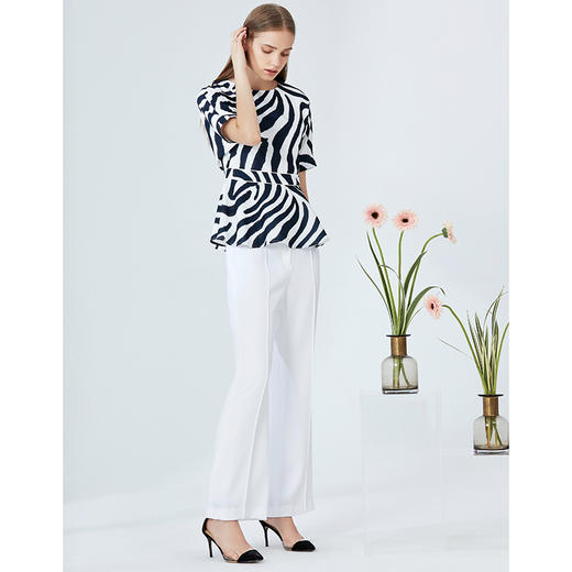 EITIE爱特爱修身显瘦百搭印花收腰小上衣B2013432 商品图6