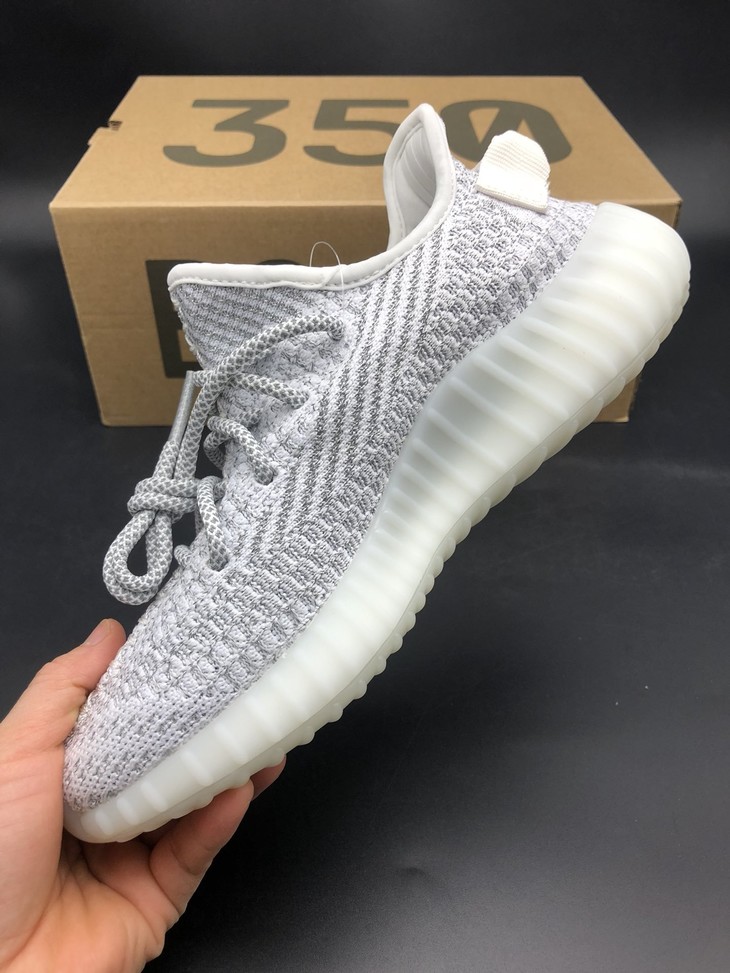 adidasyeezyboost350v2白滿天星ef2367巴斯夫真爆絕對性價比阿迪經典