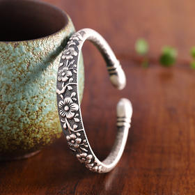 YP-sz58053复古风女式做旧开口手镯 梅花 内刻心经