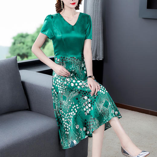 AHM-yjr8338大牌2020年新款潮时尚印花收腰显瘦桑蚕丝连衣裙 商品图3