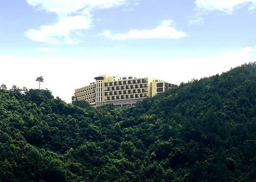 【秒杀9.3元】磐安翡翠湖度假酒店（每个ID限拍一间+房券邮寄到付） 商品图0