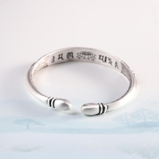 YP-sz58053复古风女式做旧开口手镯 梅花 内刻心经 商品图1