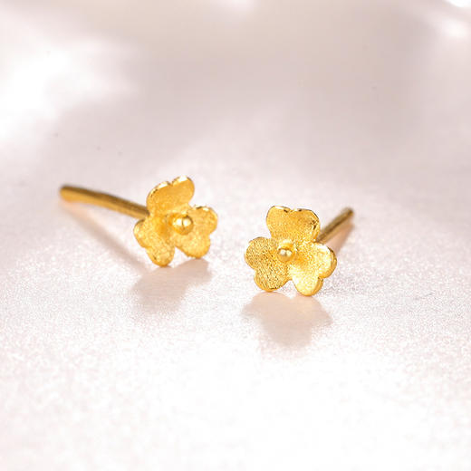 周六福黄金耳钉女款耳针迷你小金花足金耳饰定价 商品图2