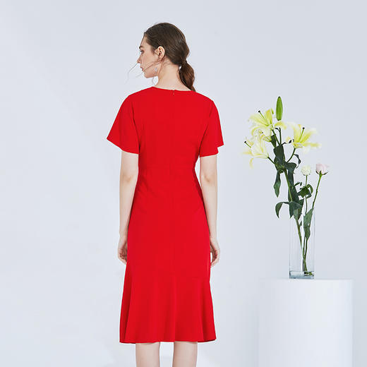 EITIE爱特爱女装夏季新品镂空小V领显瘦荷叶边时尚连衣裙长款5907677 商品图5