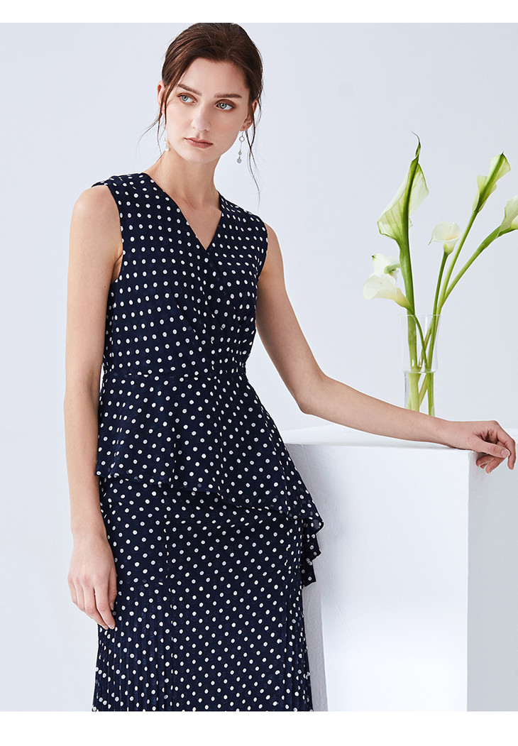 eitie爱特爱夏季新款洋气波点无袖收腰雪纺下摆不规则小上衣5913630