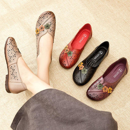 YQ-2205真皮软底舒适镂空 中老年洞洞鞋妈妈凉鞋 商品图0