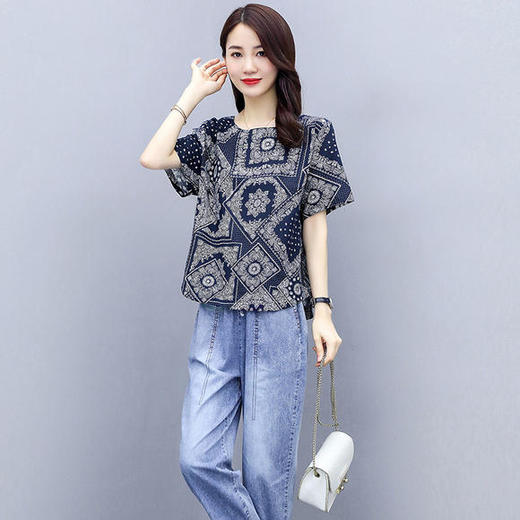 Q-ASG2028时尚休闲，印花上衣牛仔裤套装 商品图1