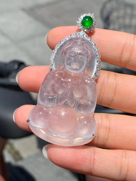 太阳光下随便拍都很漂亮18k金钻石镶嵌冰种观音料子细腻水润透亮裸石