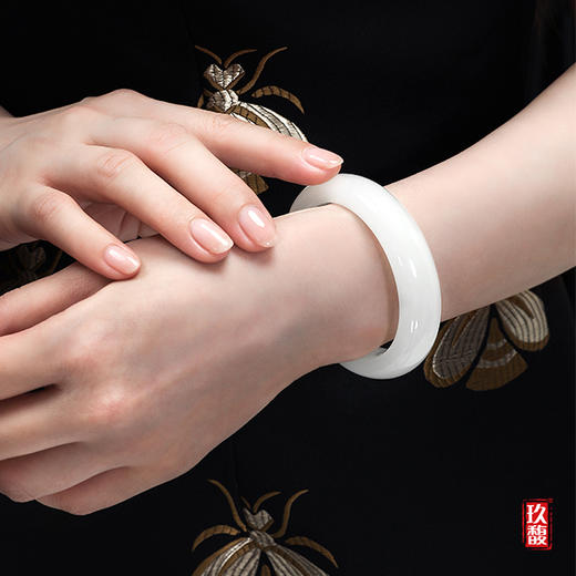 和田玉(羊脂玉)手镯--平安镯（圈口请备注留言） 商品图0