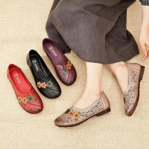 YQ-2205真皮软底舒适镂空 中老年洞洞鞋妈妈凉鞋 商品图1