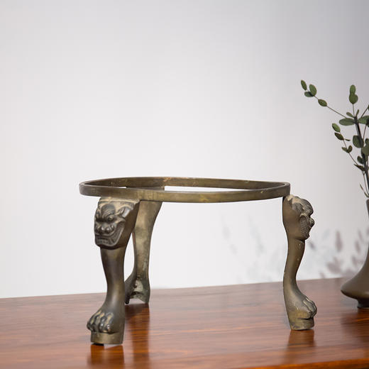 清代  铜制兽面足三弯腿盆架 商品图1