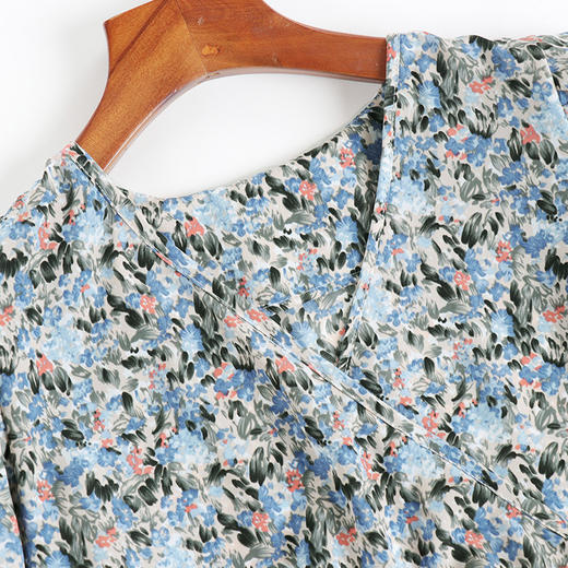 WLZD-2005204法式小众复古碎花绑带上衣+牛仔半身裙两件套装 商品图3