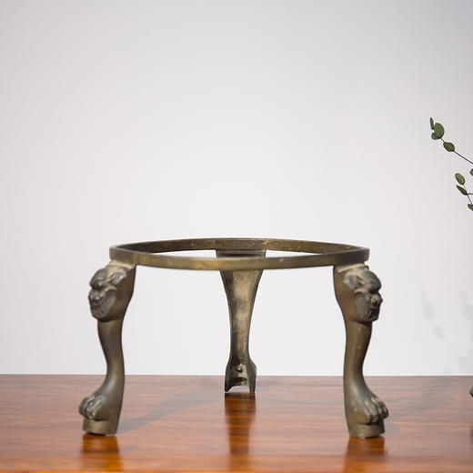 清代  铜制兽面足三弯腿盆架 商品图0